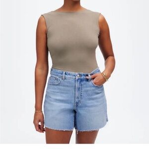 Madewell Curvy Perfect Vintage Short Size 30